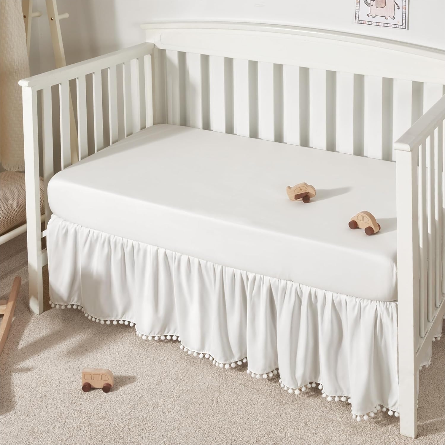 Baby Crib Skirt with Ruffles a - Baby Nursery Images avis et prix