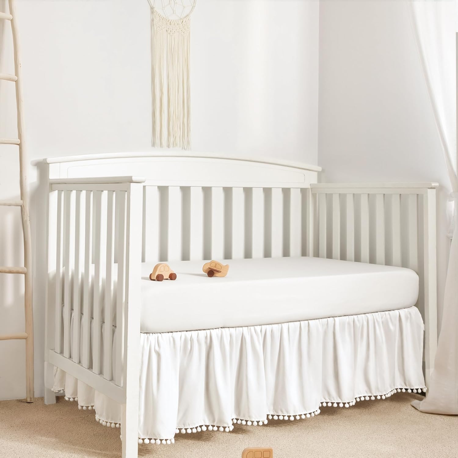 Baby Crib Skirt with Ruffles a - Baby Nursery Images avis et prix